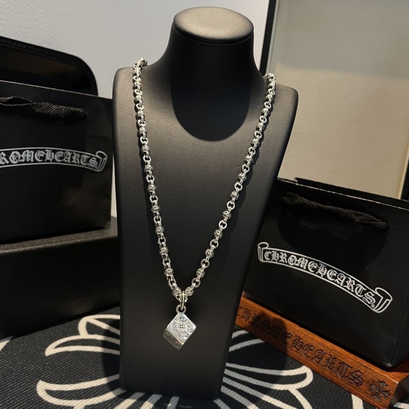 Ch*0me He**ts necklaces